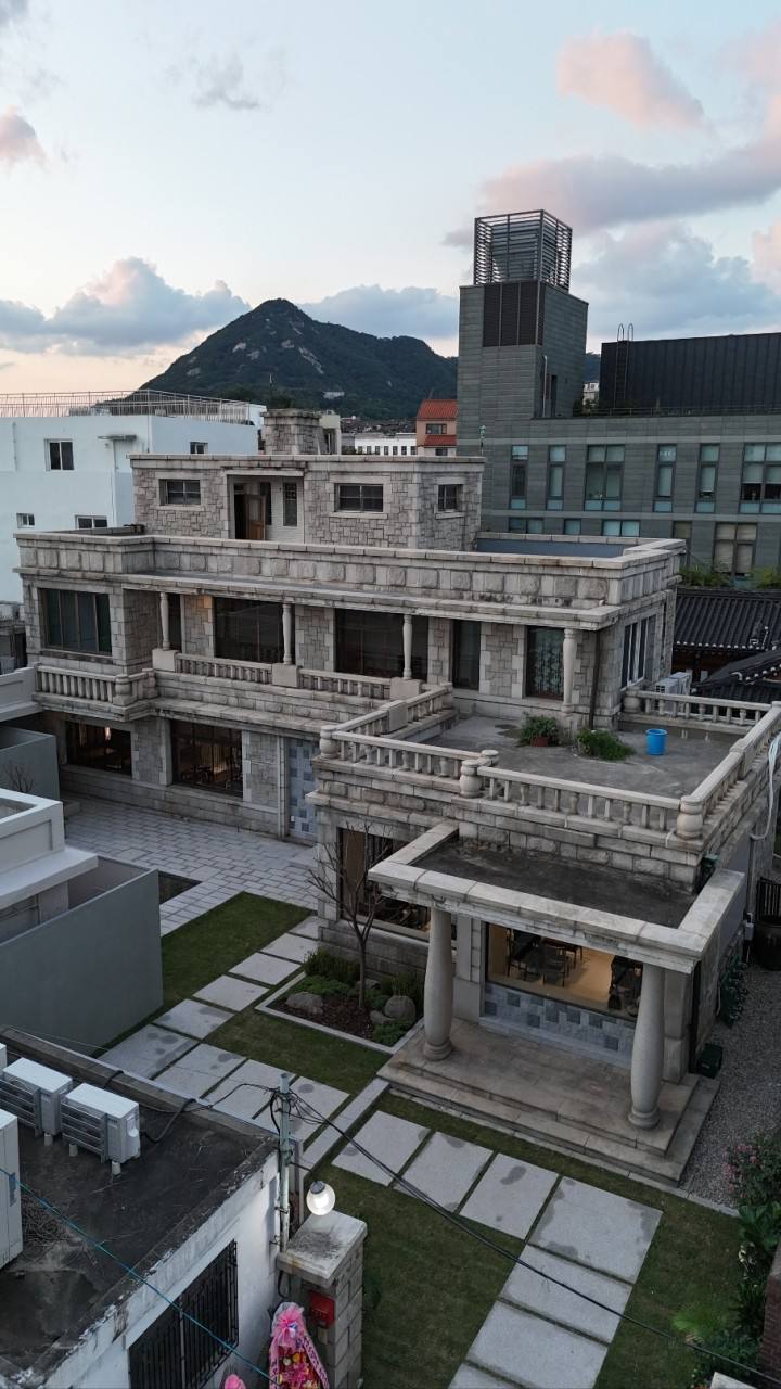 신라제면 안국점 외부 공간 2